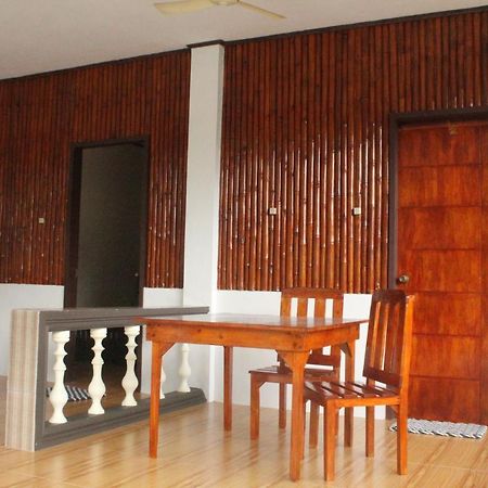 Maya Guest House - Sipaway Island San Carlos  Екстер'єр фото