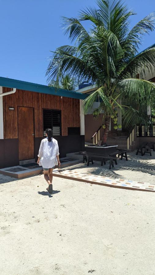 Maya Guest House - Sipaway Island San Carlos  Екстер'єр фото