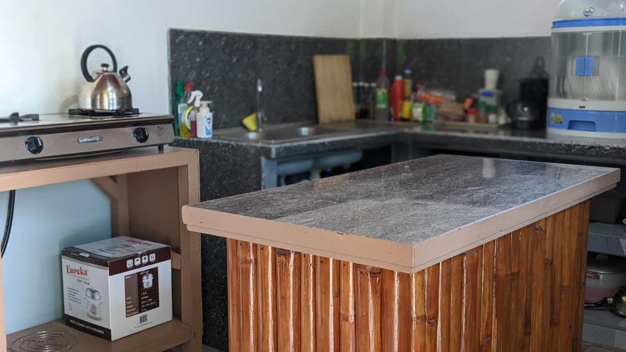 Maya Guest House - Sipaway Island San Carlos  Екстер'єр фото